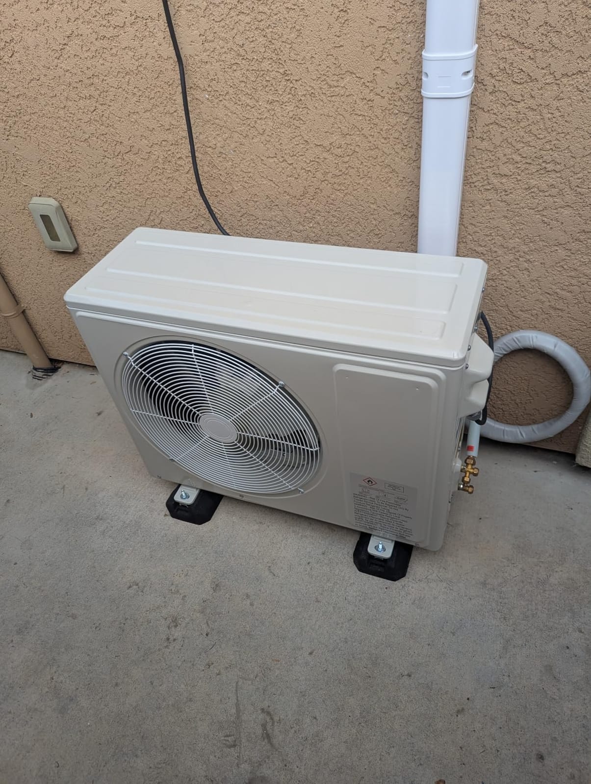 Mountman 18000 BTU Mini Split AC/Heating System,19 SEER2 208/230V Energy Efficient Ductless Inverter System,Cools Up to 1250 Sq.Ft with Pre-Charged Condenser,Heat Pump & Installation Kits customer photo 1