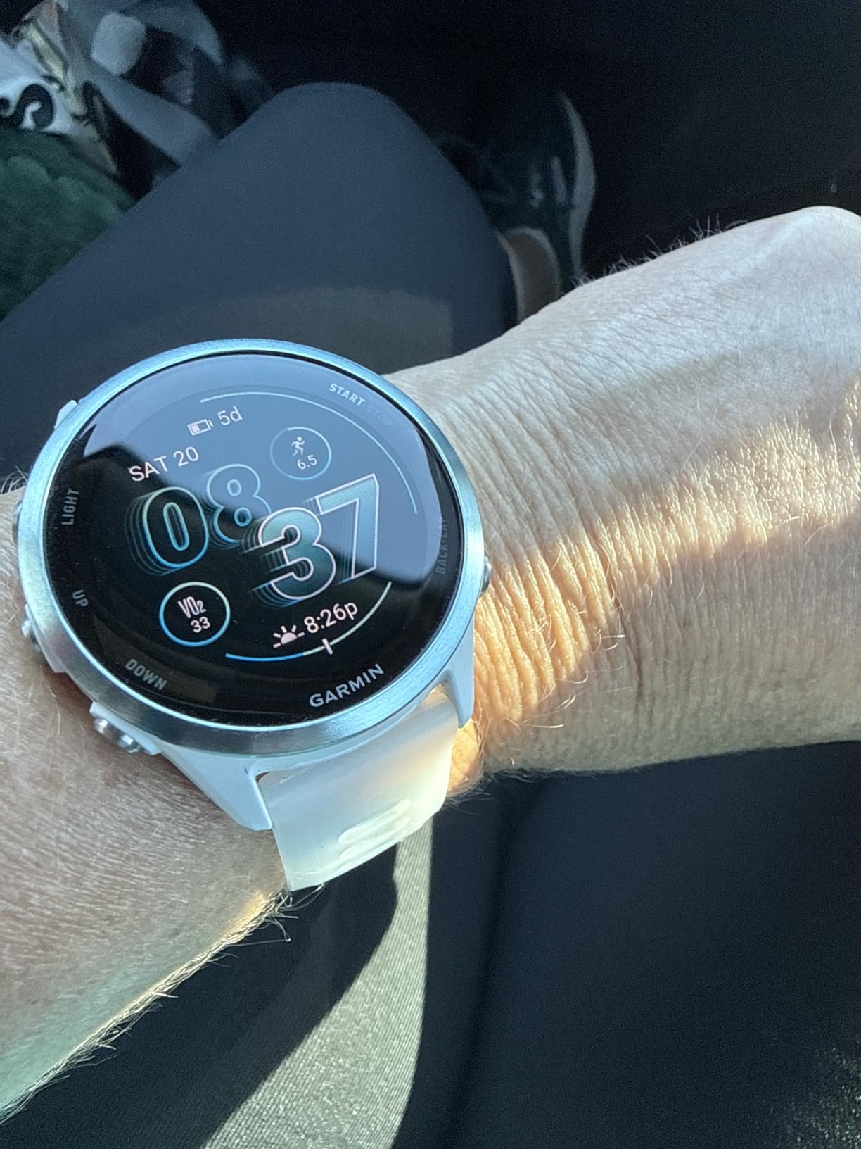 Garmin Forerunner® 570, 42mm, Aluminum, Whitestone/Cloud Blue customer photo 1