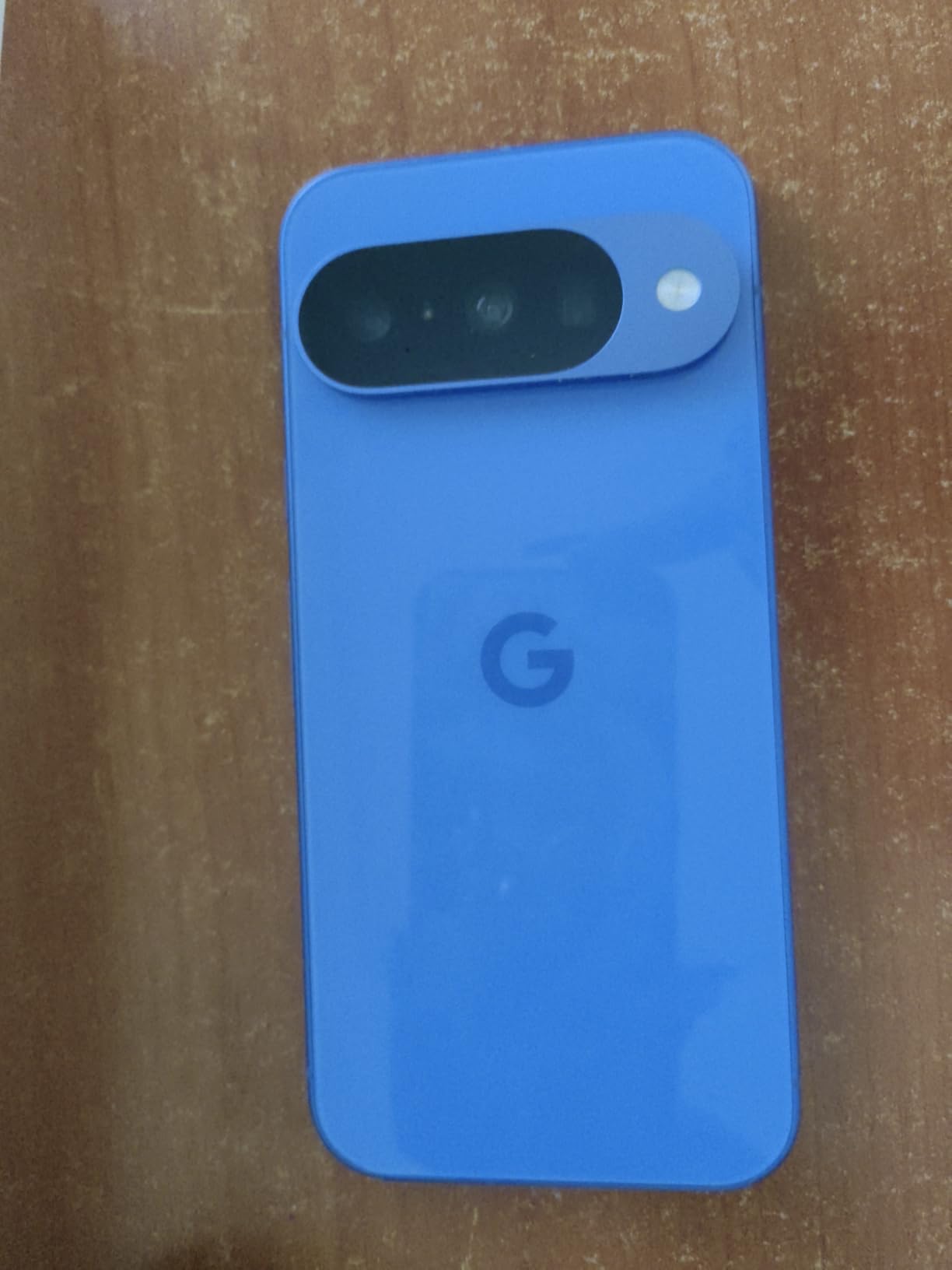 Google Pixel 10 - Unlocked Smartphone with Gemini - Indigo - 128 GB customer photo 2