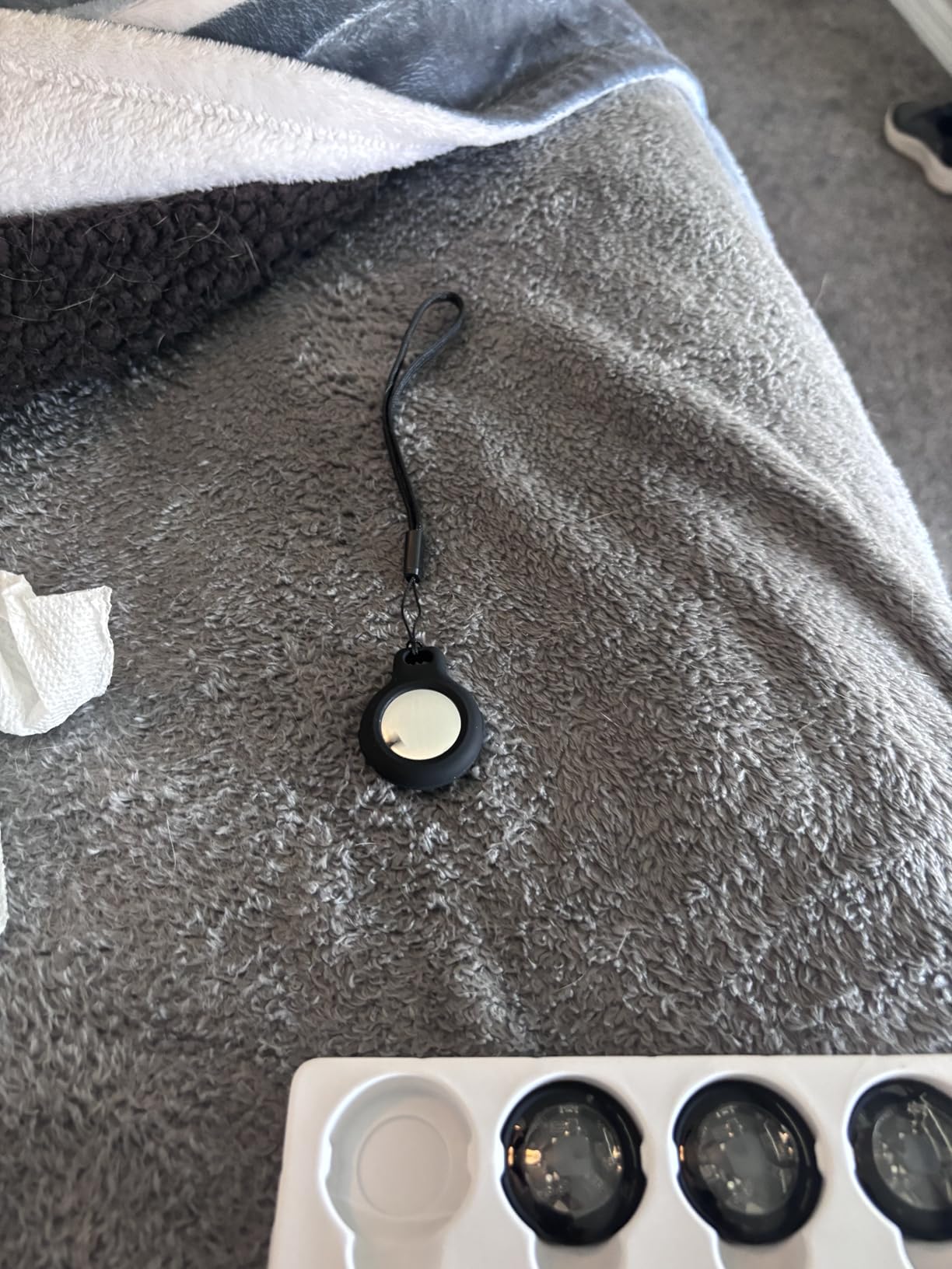 Air Tracker Tags-4 Pack (iOS Only), [Apple MFi Certified] Key Finder customer photo 1