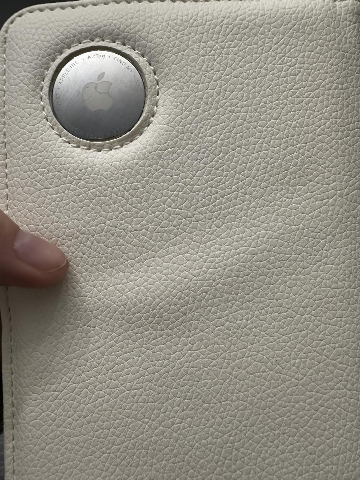 Apple AirTag (2nd Generation) - 4 Pack: Tracker for Keychain, Wallet, and More; Locator with Sound; Simple One-Tap Setup with iPhone or iPad; Key Finder with up to 1.5X Precision Finding Range* customer photo 2