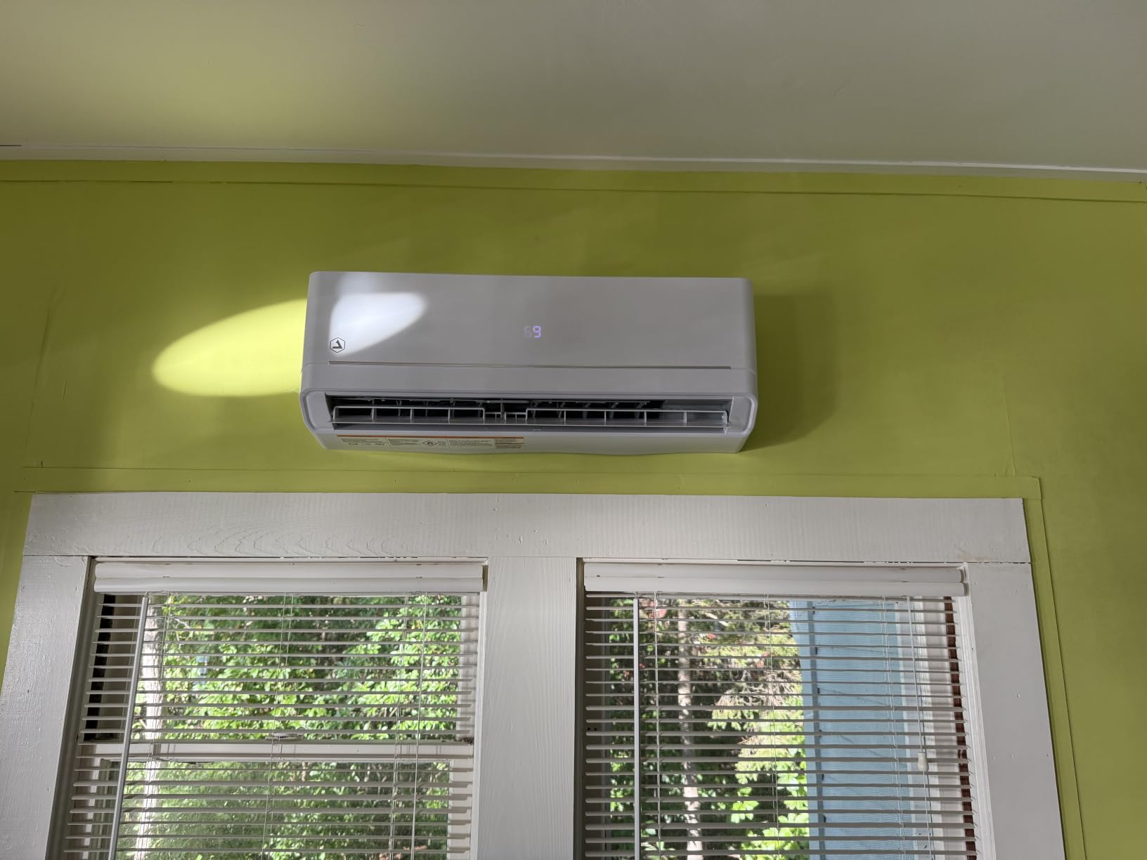 Albott 12,000 BTU Mini Split Air Conditioner and Heater SEER2 18, 115V customer photo 1