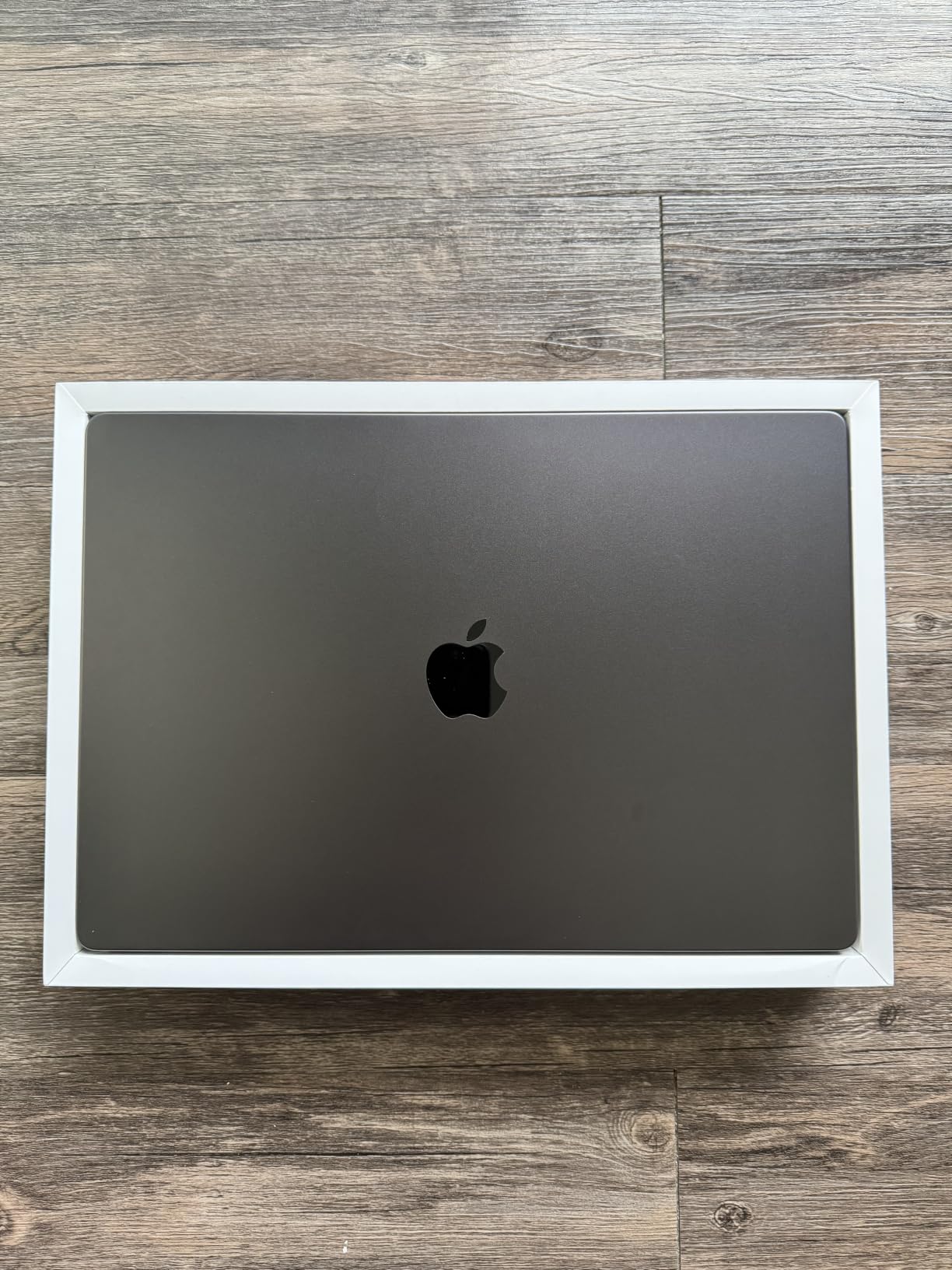 Apple 2026 MacBook Pro Laptop with Apple M5 Pro chip with 18-core CPU and 20-core GPU: Built for AI, 16.2-inch Liquid Retina XDR Display, 24GB Unified Memory, 1TB SSD, Wi-Fi 7; Space Black customer photo 2